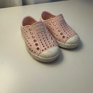 Native Kids Water Shoes - Light Pink